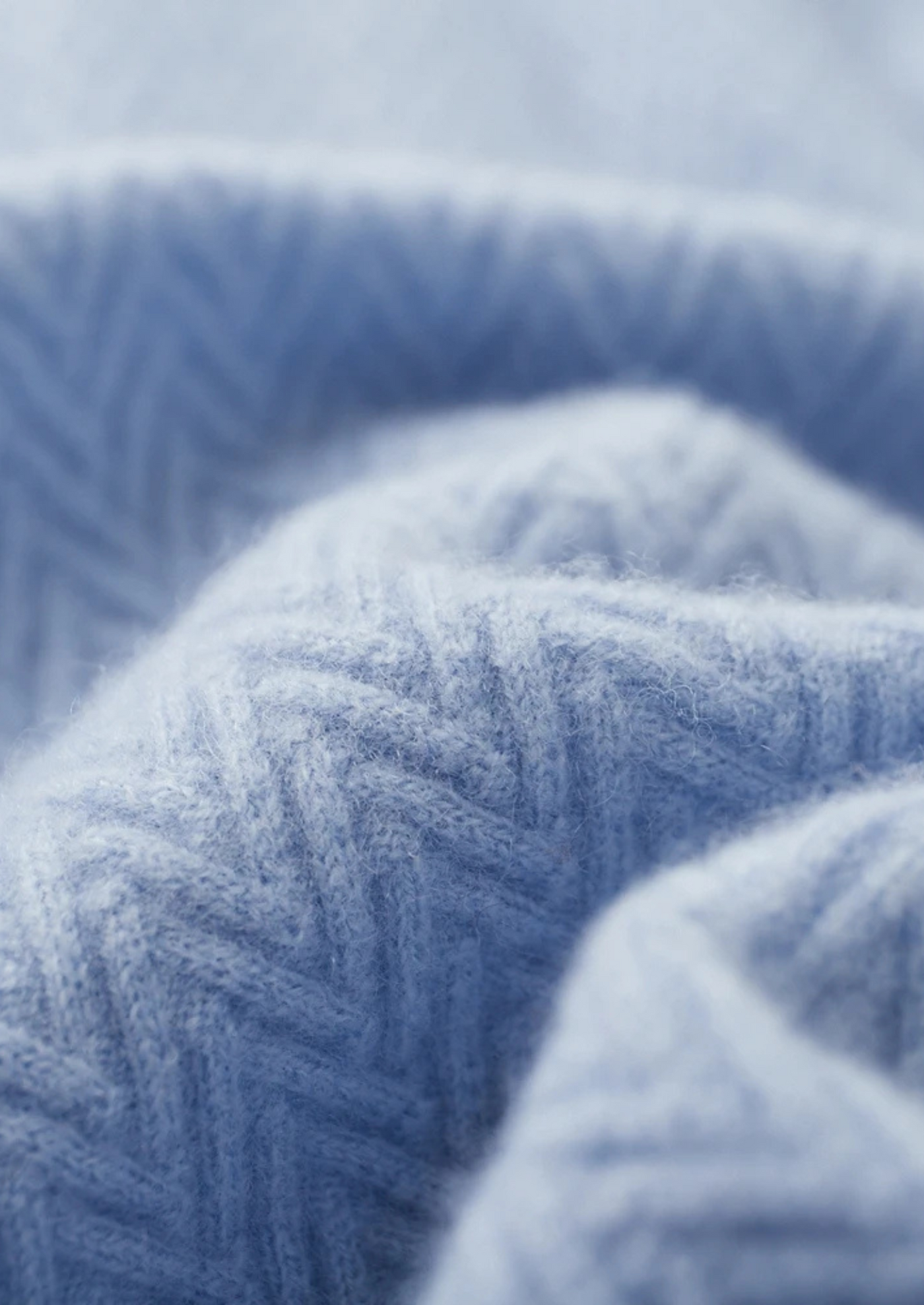 MAGLIONE CON BOTTONI A ZIGZAG IN 100% CASHMERE
