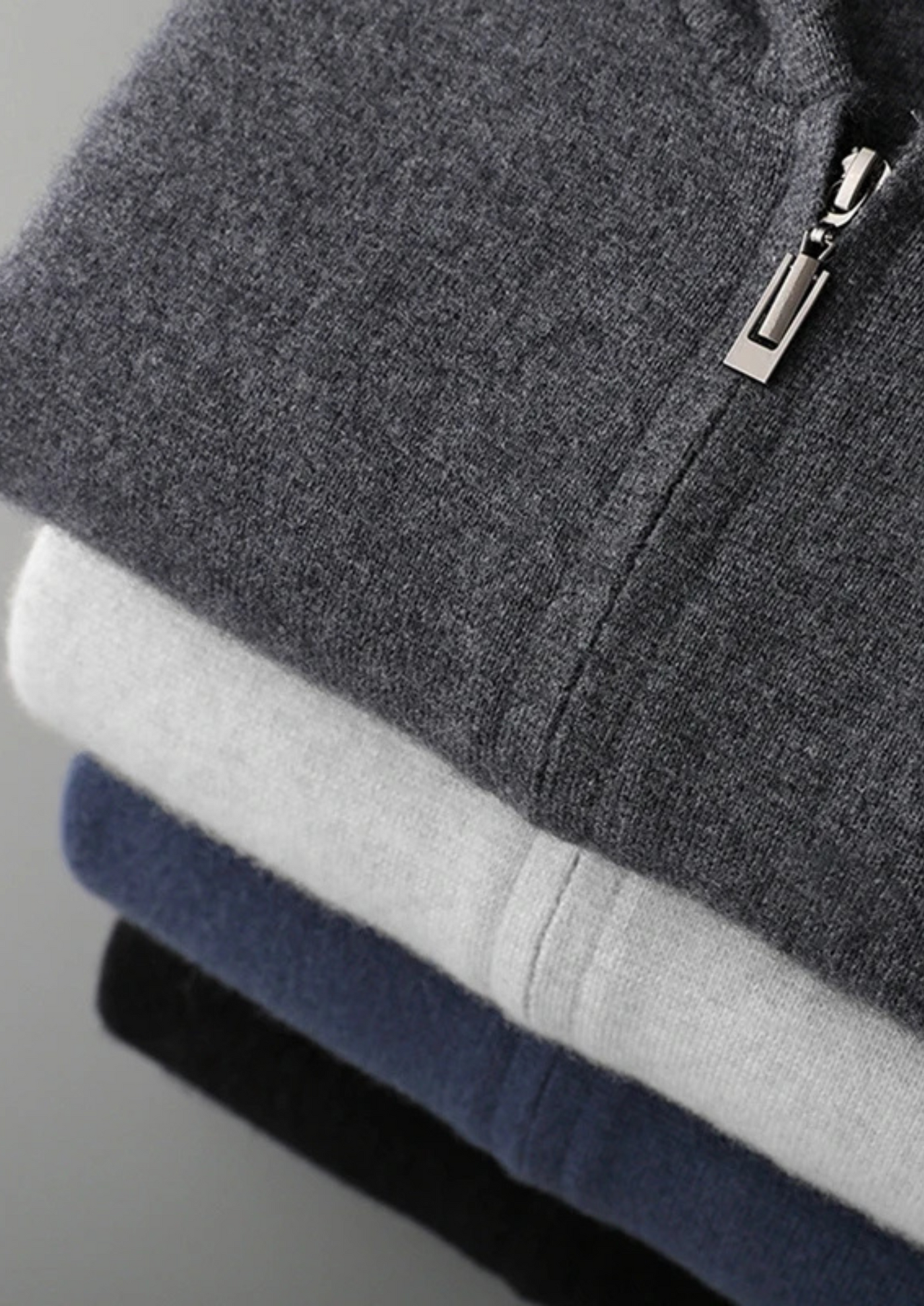 FELPA CON CAPPUCCIO E ZIP IN 100% CASHMERE