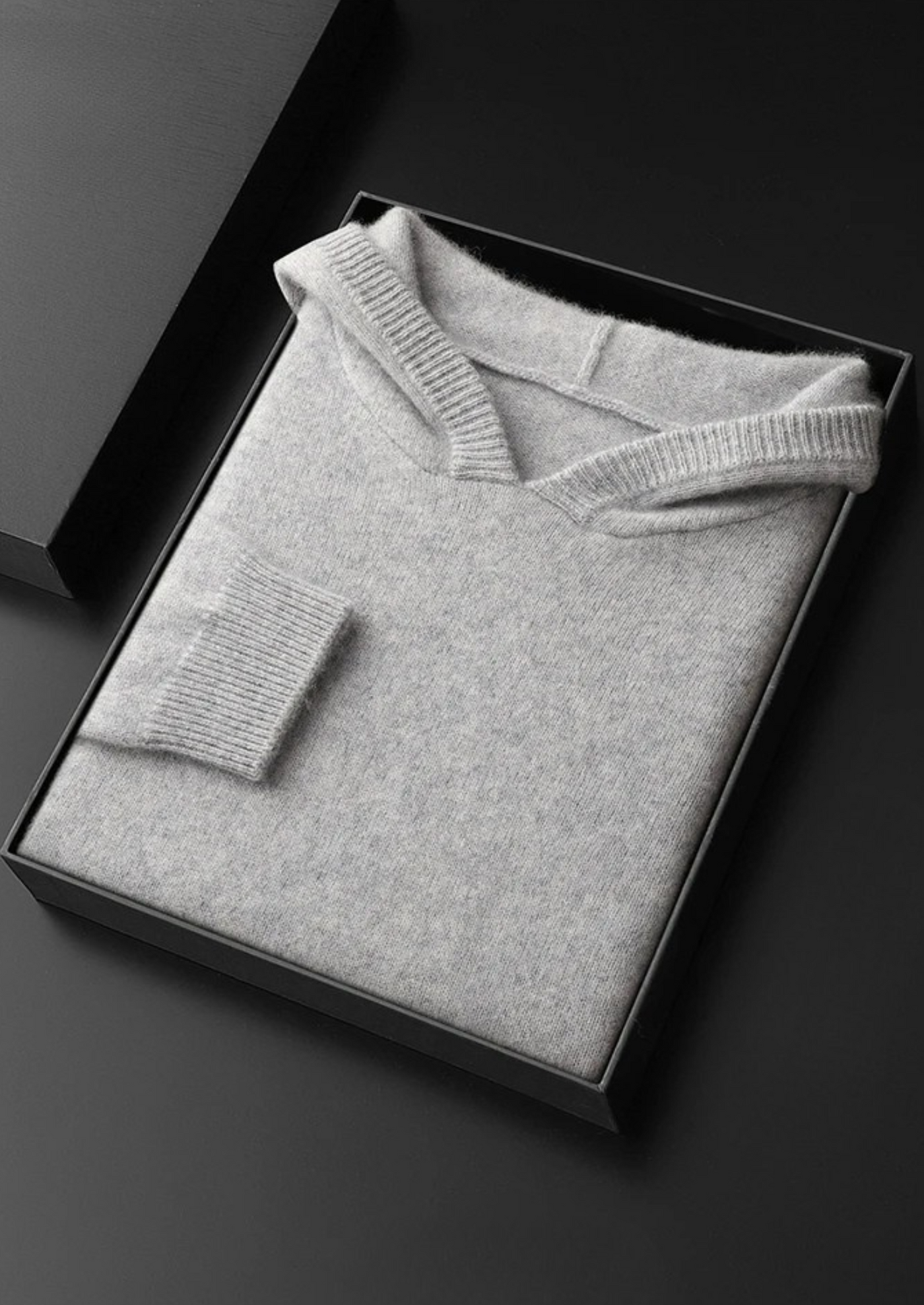 FELPA CON CAPPUCCIO PER IL TEMPO LIBERO 100% CASHMERE