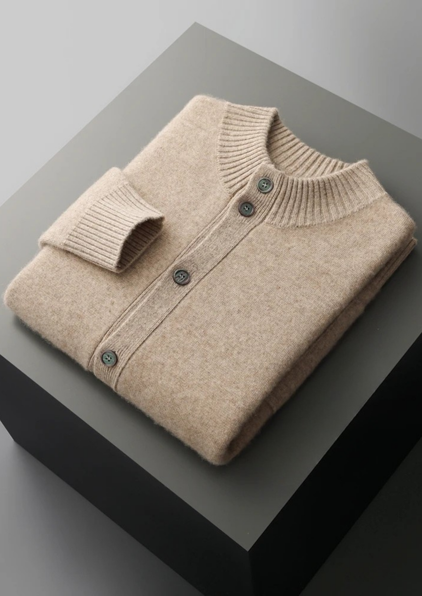 CARDIGAN CON BOTTONI IN 100% CASHMERE