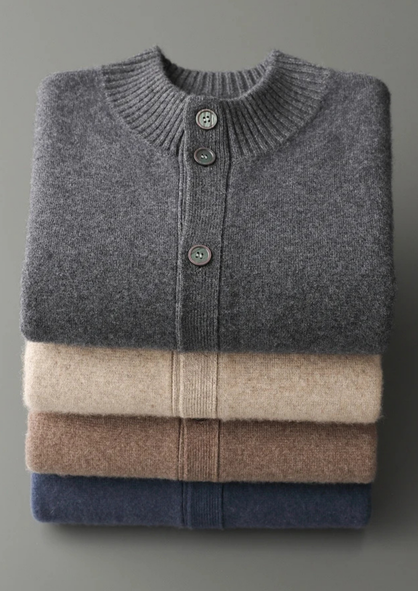 CARDIGAN CON BOTTONI IN 100% CASHMERE
