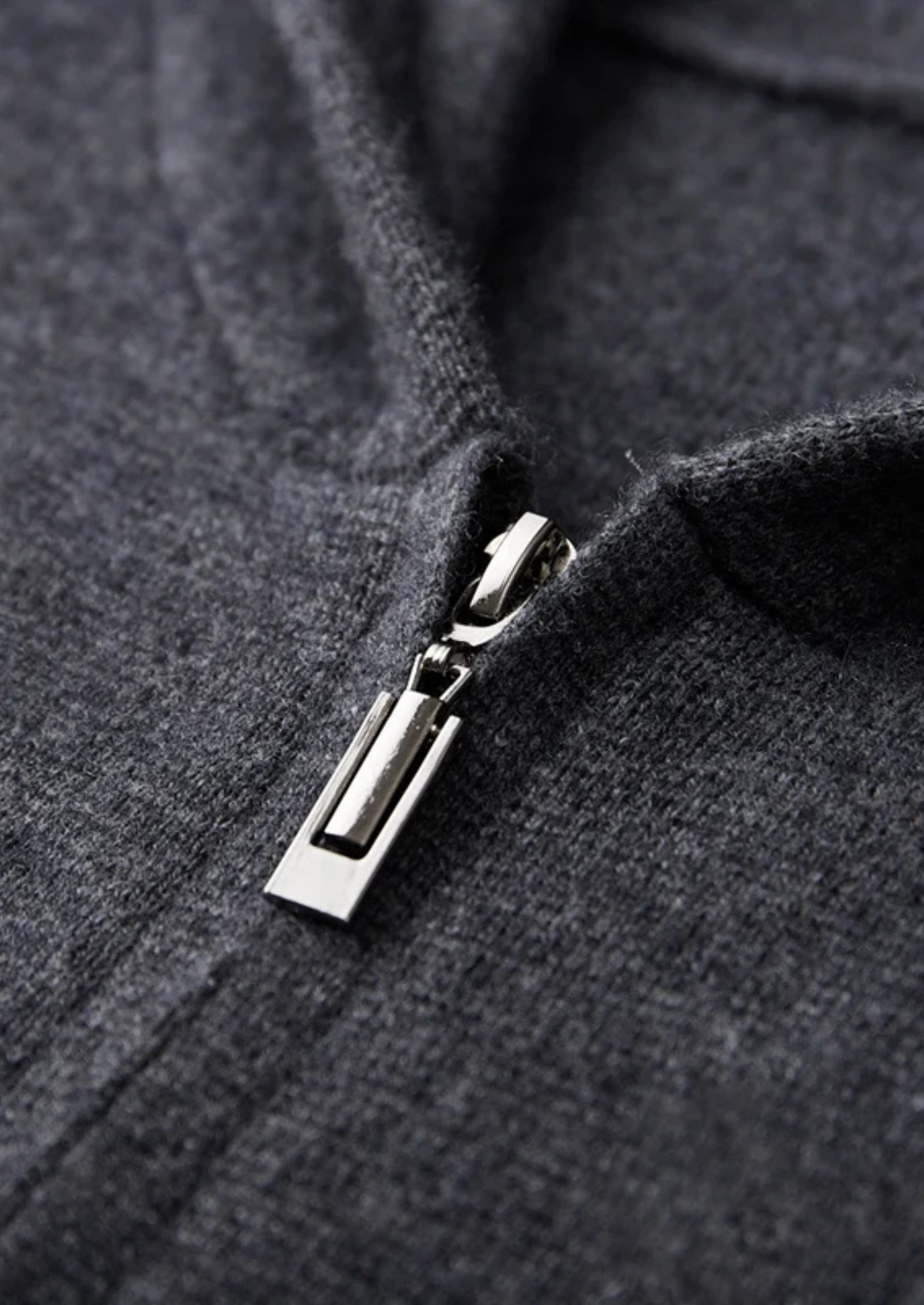 FELPA CON CAPPUCCIO E ZIP IN 100% CASHMERE
