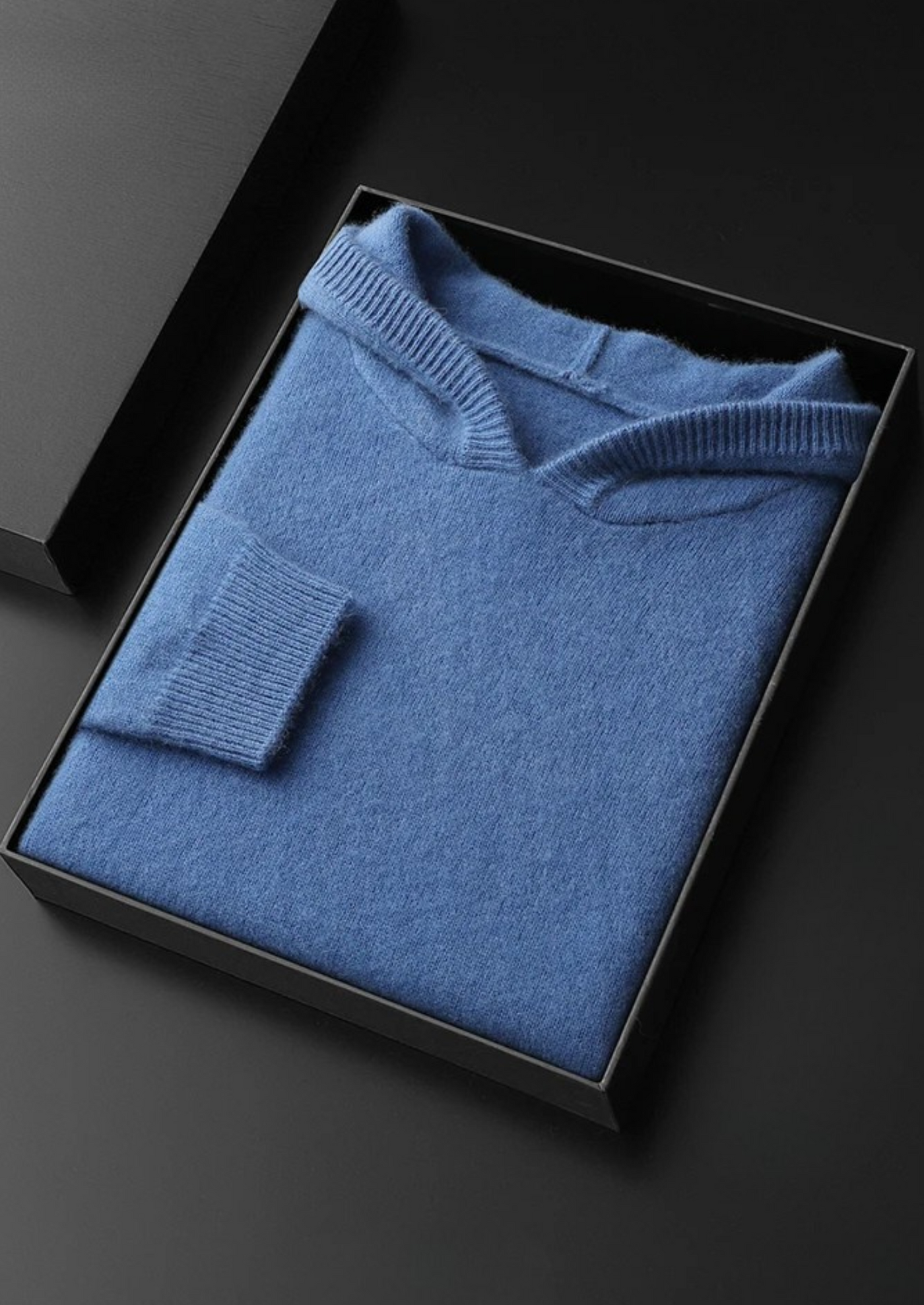 FELPA CON CAPPUCCIO PER IL TEMPO LIBERO 100% CASHMERE