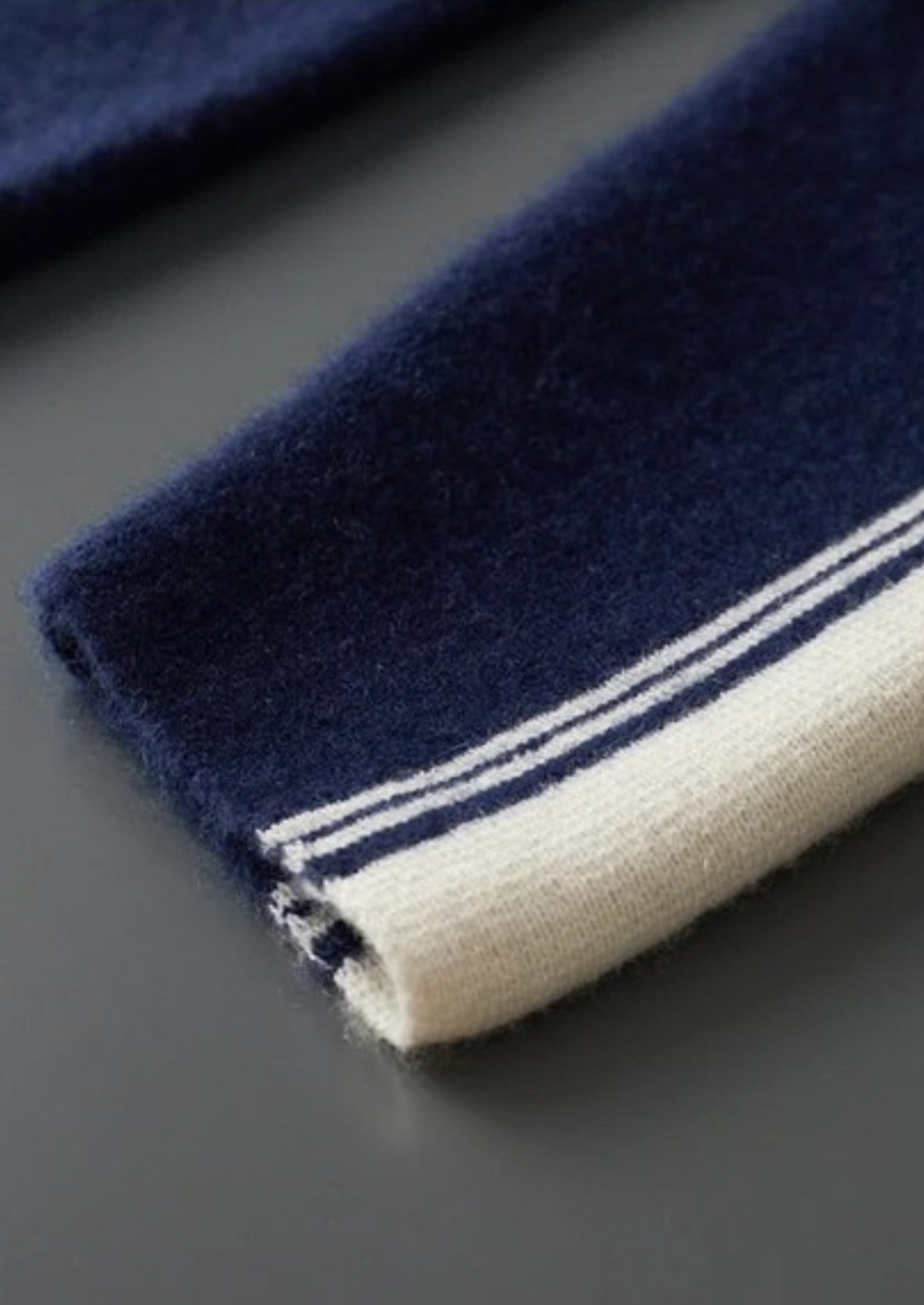 TUTA DAMIEN 100% CASHMERE
