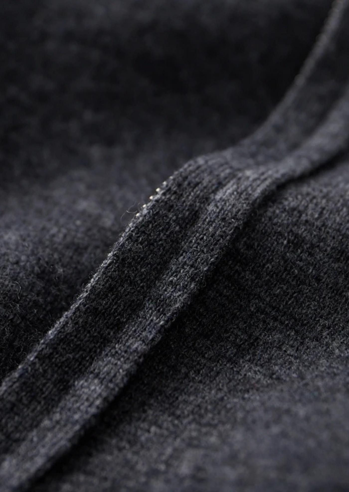 FELPA CON CAPPUCCIO E ZIP IN 100% CASHMERE