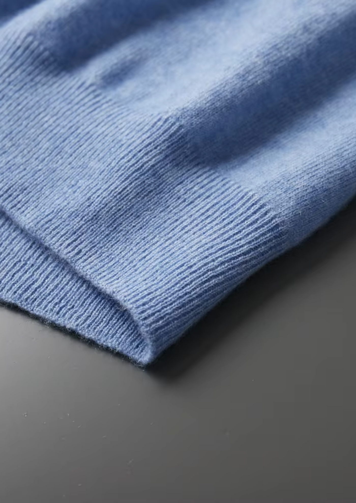 T-SHIRT A COLLO ALTO 100% CASHMERE
