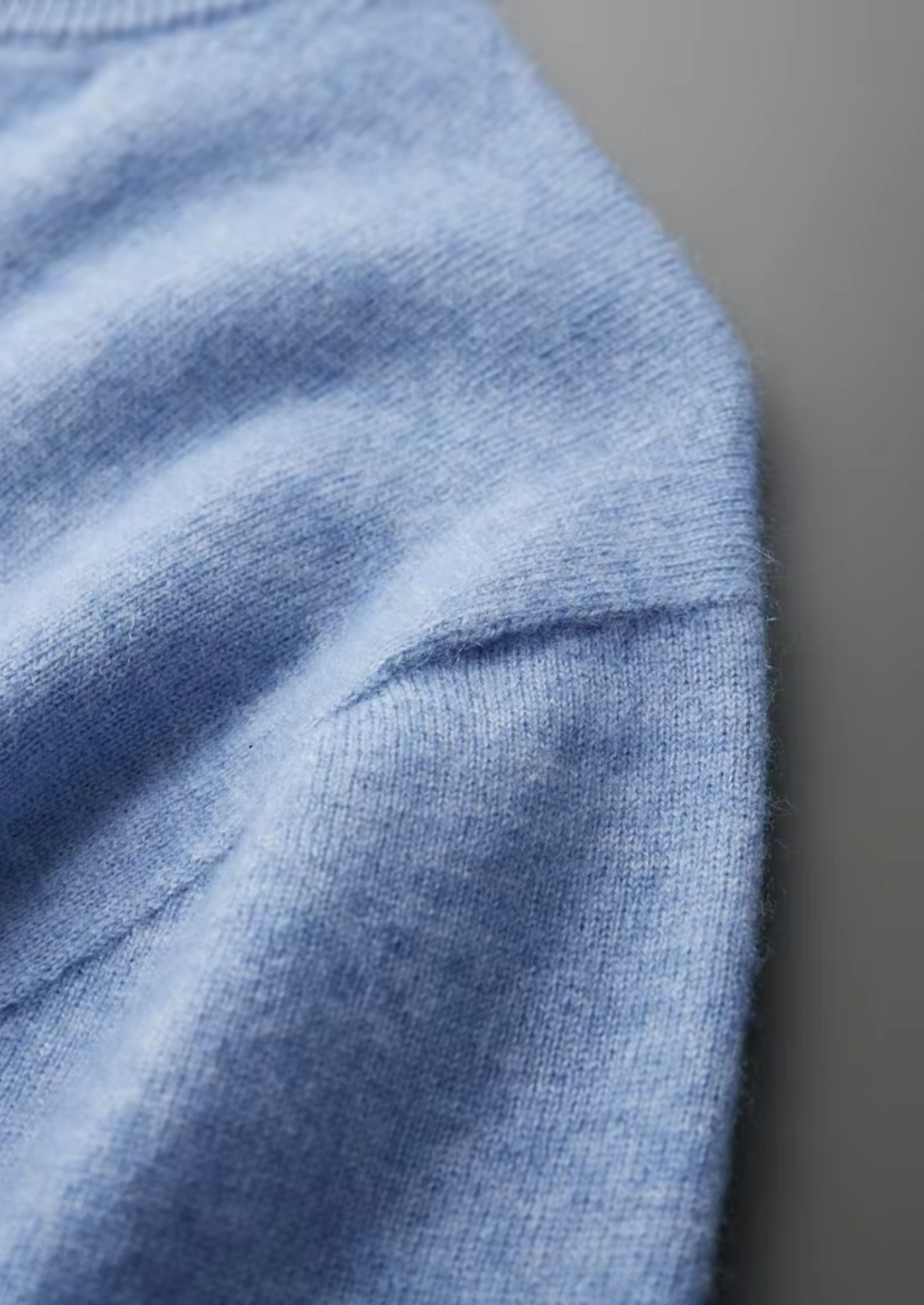 T-SHIRT A COLLO ALTO 100% CASHMERE