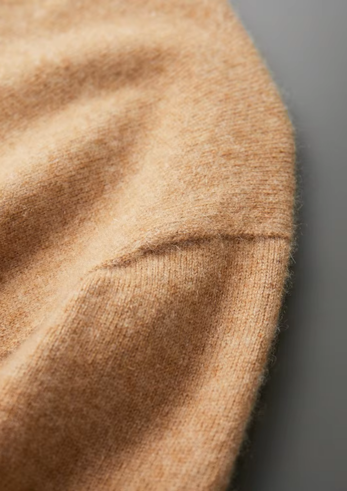 T-SHIRT A COLLO ALTO 100% CASHMERE